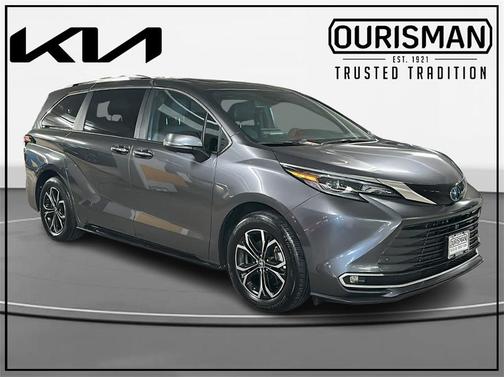 2025 Toyota Sienna Platinum 7 Passenger
