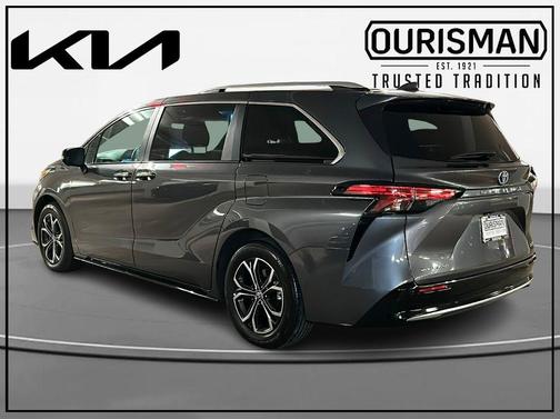 2025 Toyota Sienna Platinum 7 Passenger