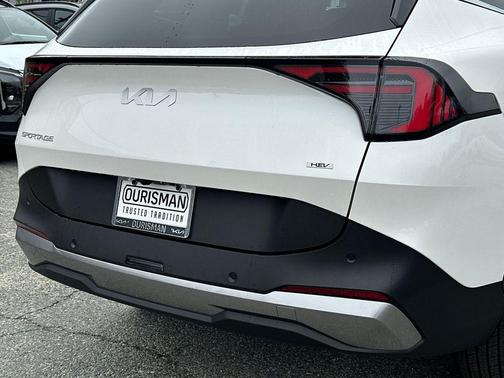 Snow White Pearl 2026 Kia Sportage Hybrid X-Line