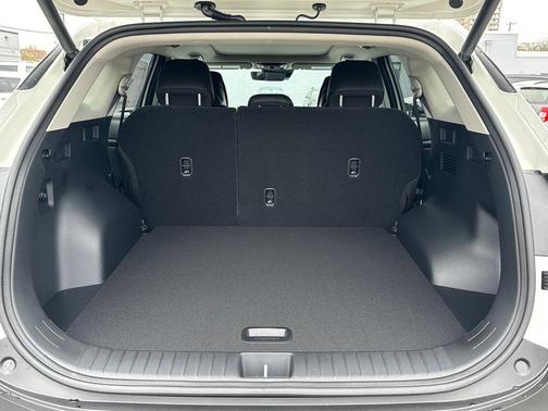 Snow White Pearl 2026 Kia Sportage Hybrid X-Line