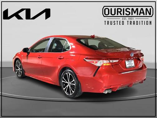 2020 Toyota Camry Hybrid SE