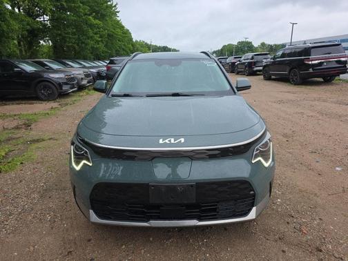Green 2023 Kia Niro EV Wind