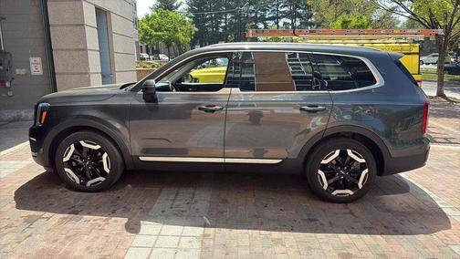 Gravity Gray 2024 Kia Telluride S