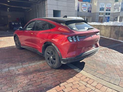 2022 Ford Mustang Mach-E California Route 1