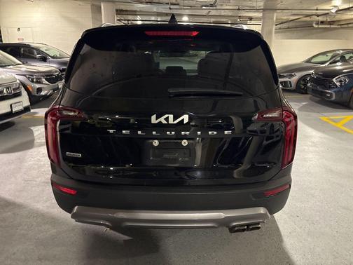 Ebony Black 2022 Kia Telluride EX