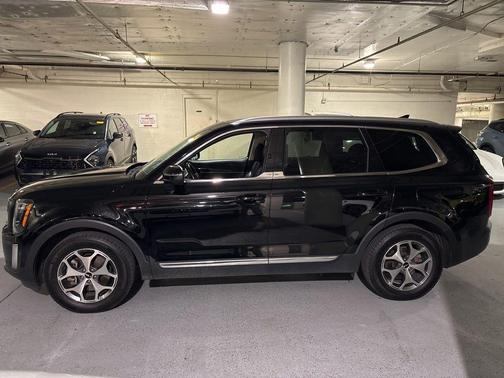Ebony Black 2022 Kia Telluride EX