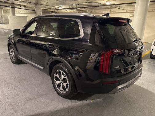 Ebony Black 2022 Kia Telluride EX