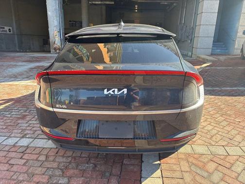 2024 Kia EV6 Wind