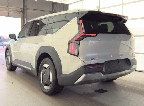 2024 Kia EV9 Light Long Range