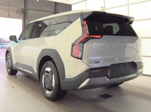 2024 Kia EV9 Light Long Range