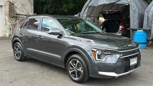 INTERSTELLAR GR 2026 Kia Niro EX