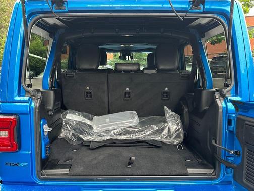 Hydro Blue Pearlcoat 2022 Jeep Wrangler Unlimited 4xe Sahara