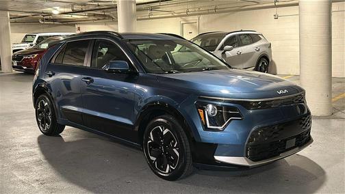 Mineral Blue 2023 Kia Niro EV Wind