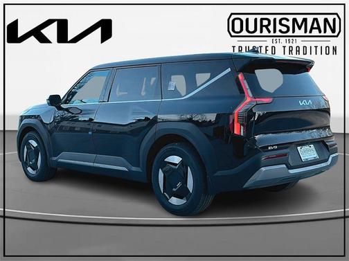 2026 Kia EV9 Light Long Range