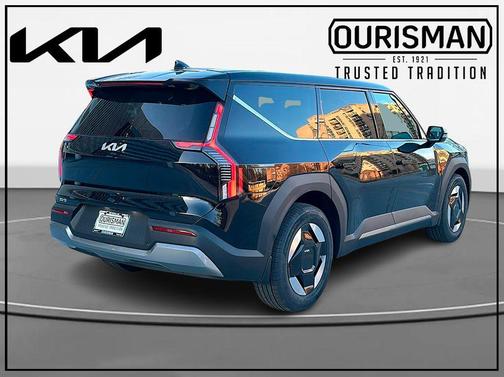 2026 Kia EV9 Light Long Range