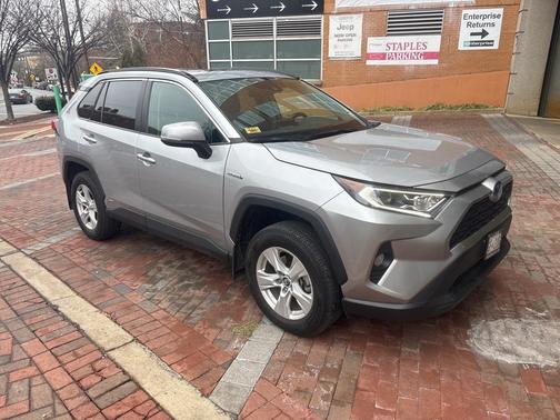 2020 Toyota RAV4 Hybrid XLE