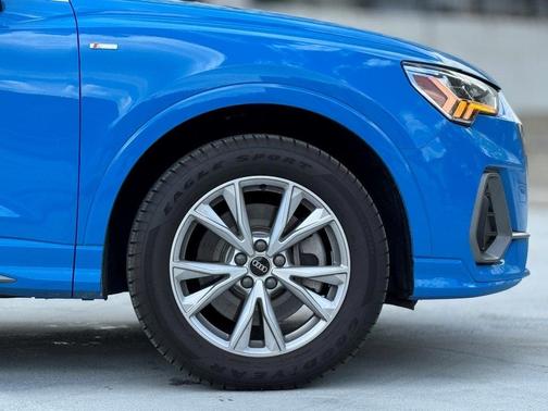 2022 Audi Q3 45 S line Premium