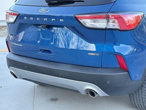 2022 Ford Escape Titanium Hybrid