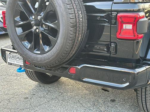 Black Clearcoat 2021 Jeep Wrangler Unlimited 4xe Sahara