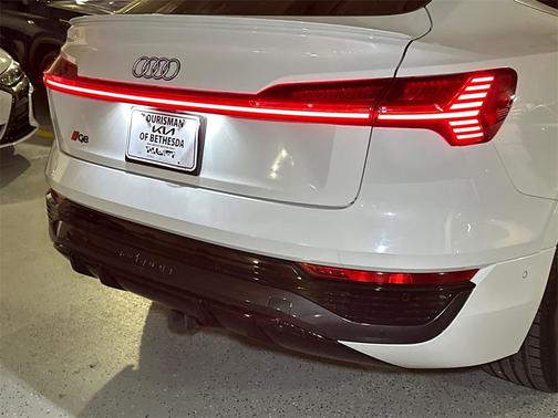 2024 Audi Q8 e-tron S line Premium