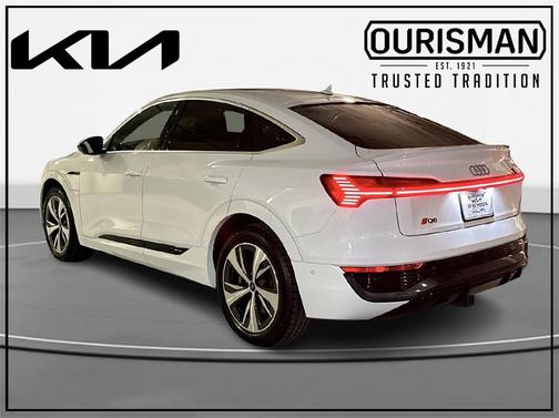 2024 Audi Q8 e-tron S line Premium