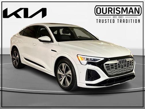 2024 Audi Q8 e-tron S line Premium