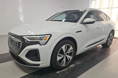 2024 Audi Q8 e-tron S line Premium