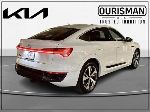 2024 Audi Q8 e-tron S line Premium