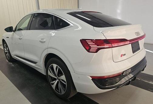 2024 Audi Q8 e-tron S line Premium