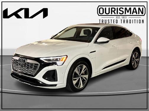 2024 Audi Q8 e-tron S line Premium