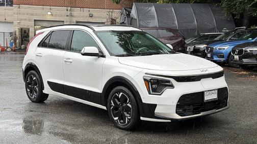 Snow White Pearl 2024 Kia Niro EV Wave