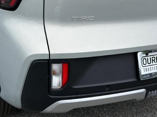 Ivory 2027 Kia Niro EX
