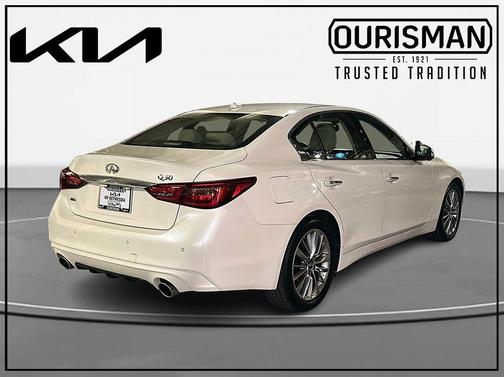 2023 INFINITI Q50 LUXE