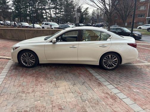 2023 INFINITI Q50 LUXE