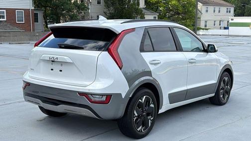 Snow White Pearl 2026 Kia Niro EV Wave