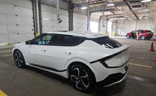 Snow White Pearl 2024 Kia EV6 GT-Line