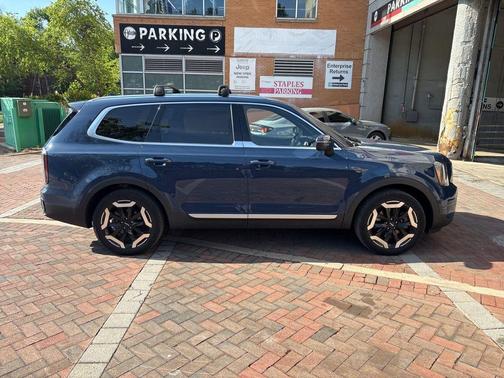 Midnight Black 2023 Kia Telluride EX