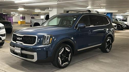 Midnight Black 2023 Kia Telluride EX