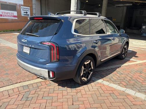 Midnight Black 2023 Kia Telluride EX