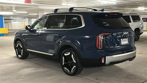 Midnight Black 2023 Kia Telluride EX