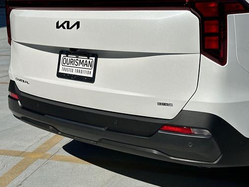 White Pearl 2026 Kia Carnival Hybrid SX