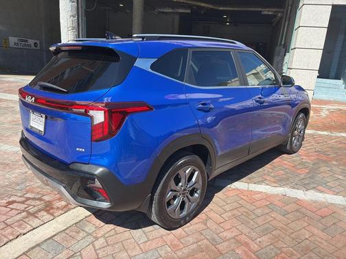 Neptune Blue 2024 Kia Seltos S