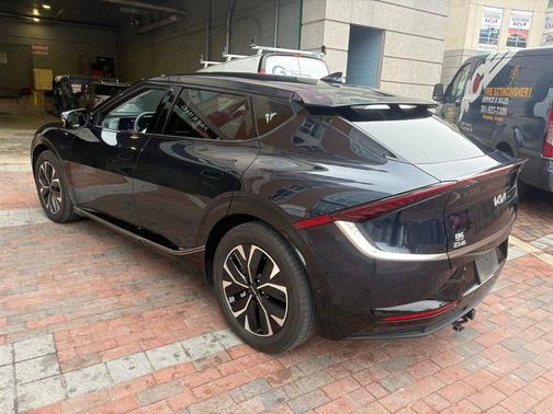 2023 Kia EV6 Wind