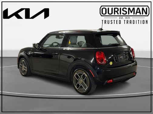 Midnight Black 2023 MINI SE Hardtop ICONIC