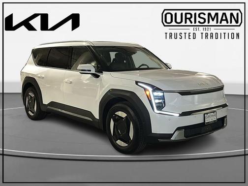 Glacial White Pearl 2026 Kia EV9 Wind