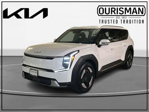 Glacial White Pearl 2026 Kia EV9 Wind