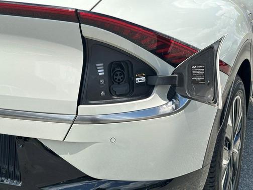 2022 Kia EV6 Wind