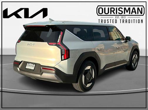 2026 Kia EV9 Light Long Range