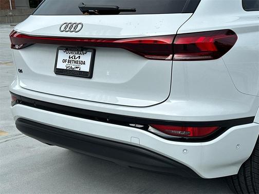 2025 Audi Q6 e-tron Premium