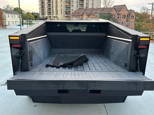 2024 Tesla Cybertruck Base